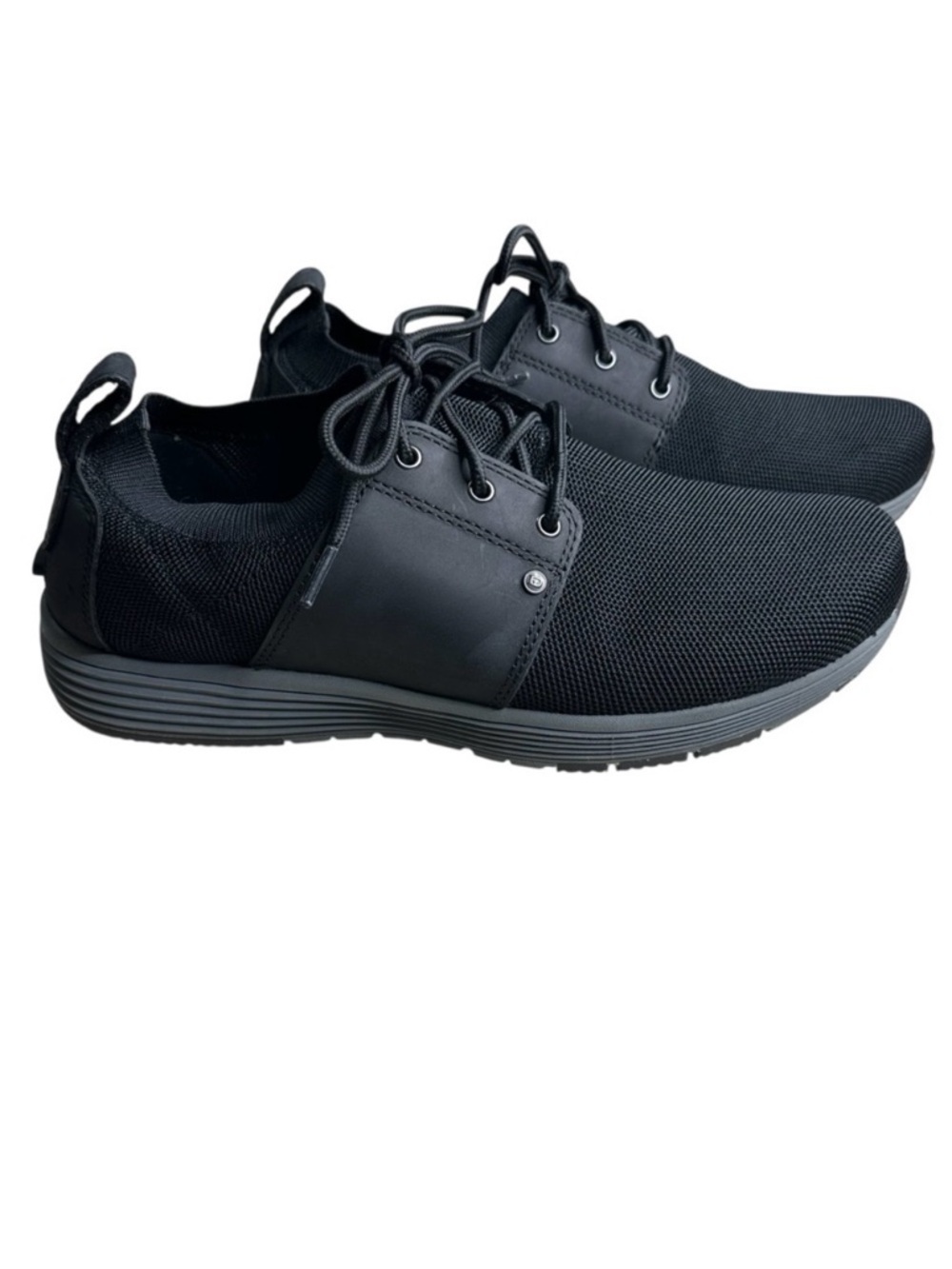 Duluth Trading Co. Men’s Tower Hill Knit Lace-Up Shoes. Size 11.5